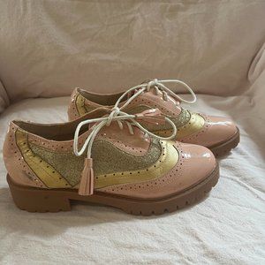 Pink & Sparkly wing-tips, Size 8